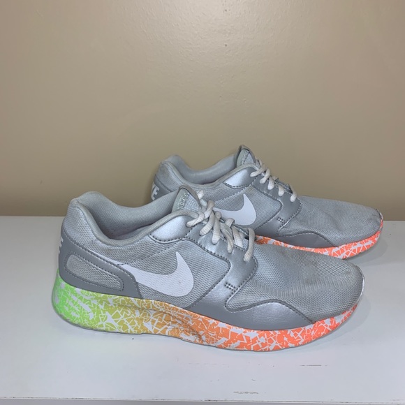 Nike Shoes - 🚨CLEARANCE🚨Nike Women’s Athletic Shoes Size 8.5